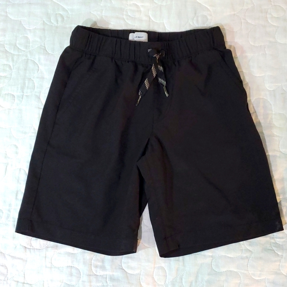 Old Navy Boy's Black Lightweight Stretch Pull-On Shorts, Size Medium (8)